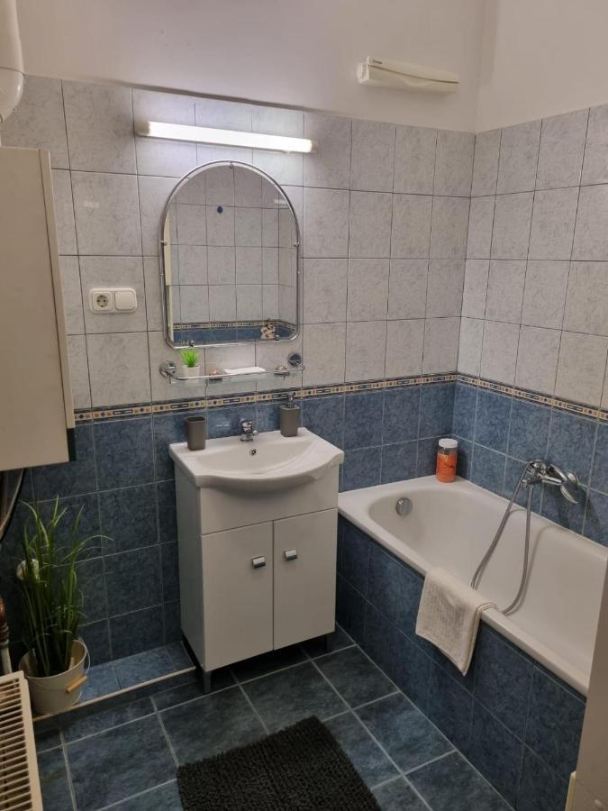 Tudor Apartman Сегед Экстерьер фото